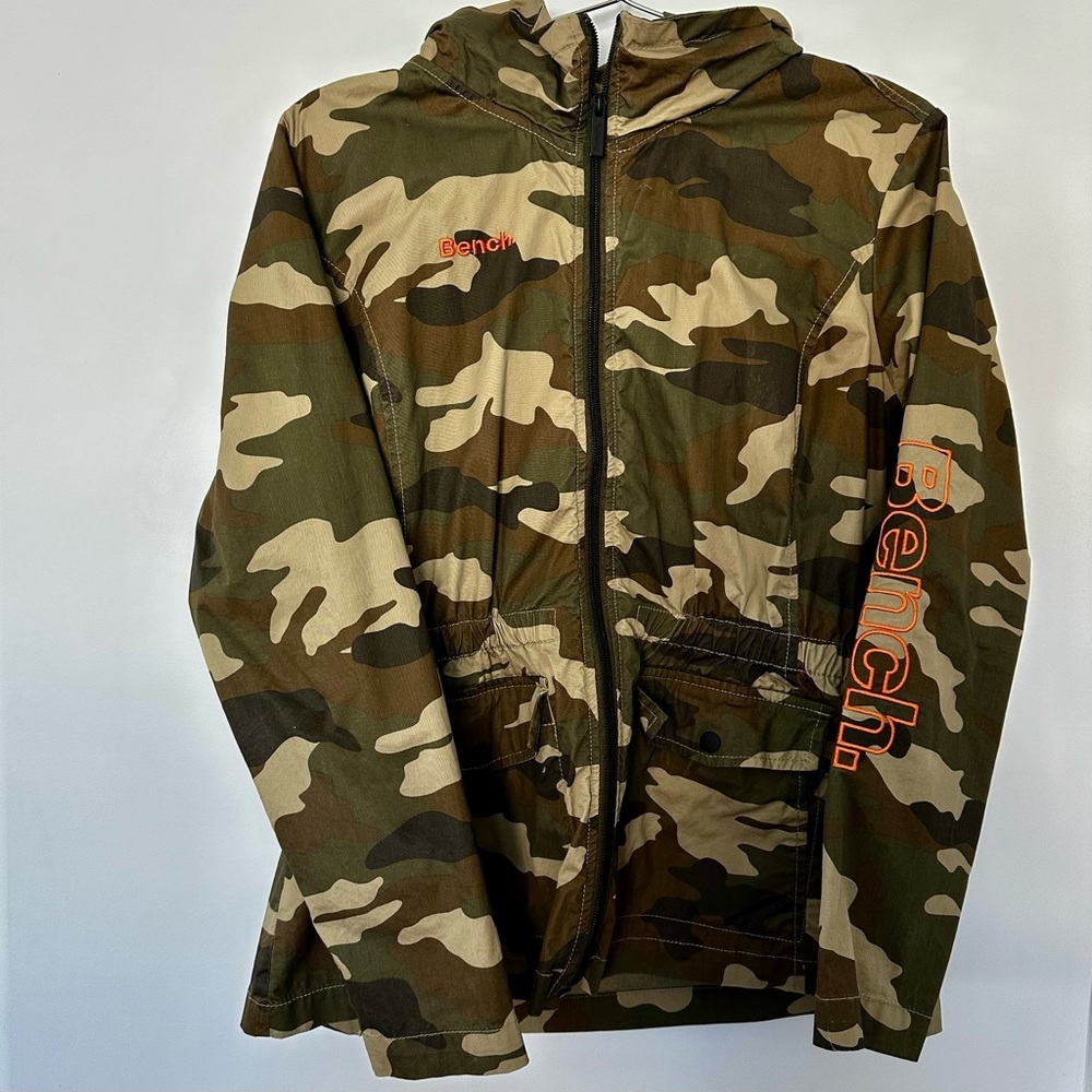 EUC: Bench camo jacket | large